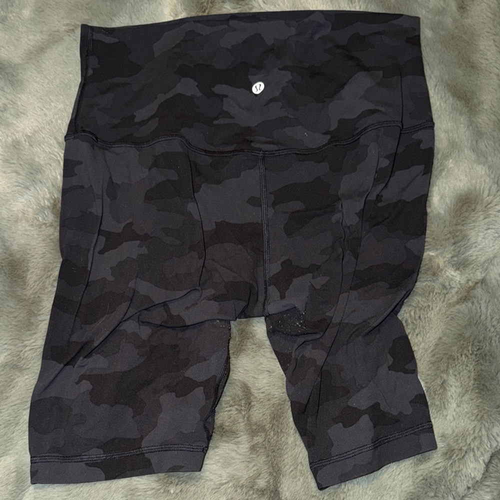 lululemon athletica womens Dark Camo Athletic Shorts. 8in inseam